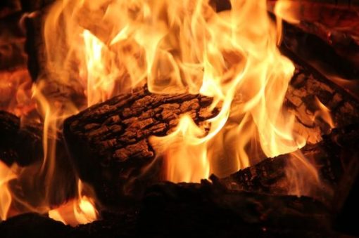 Camino come eliminare odore di fumo e fuliggine