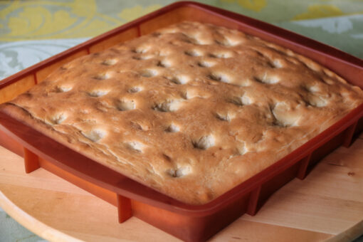 Focaccia all’ananas con pistacchi