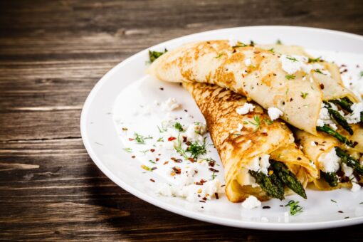 Tortine di crêpes agli asparagi