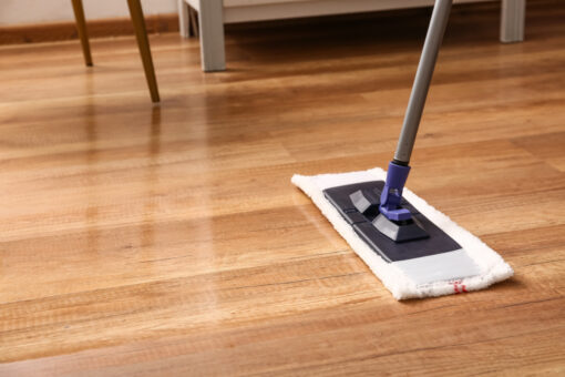Pavimenti in legno: 10 consigli per disinfettare e pulire al meglio