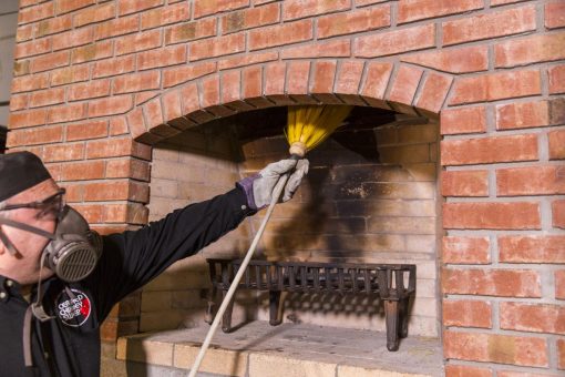 Guida per pulire camino da soli: occorrente e procedimento