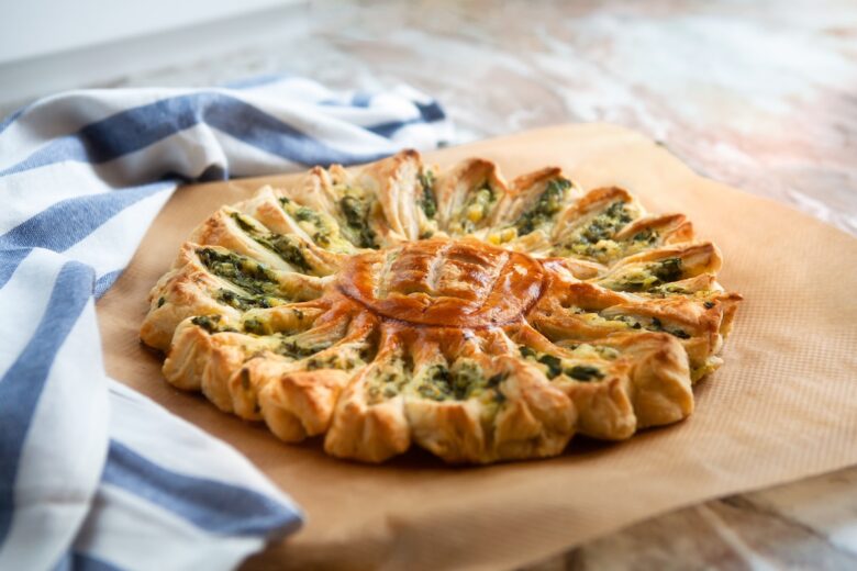 Delicious,Pie,With,Spinach,And,Ricotta,Cheese,In,The,Shape