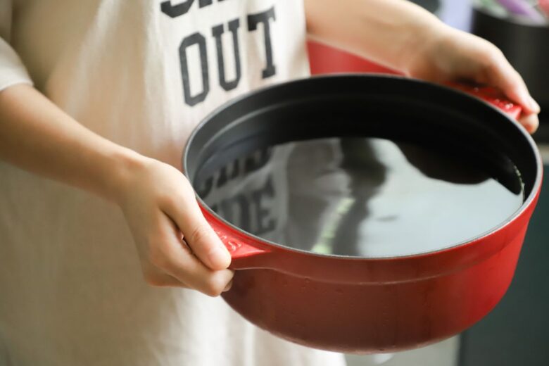 casseruola con acqua