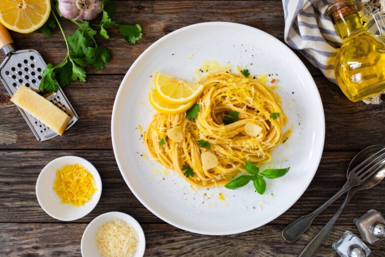 Linguine,Al,Limone,-,Pasta,With,Lemon,And,Parmesan,On