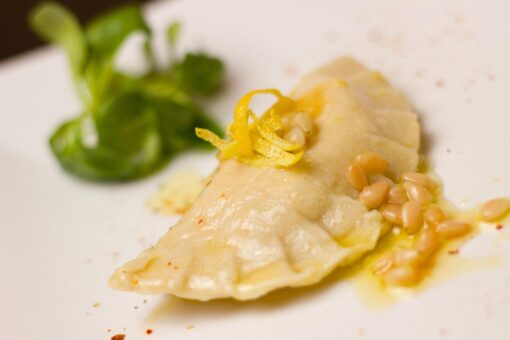 Ravioli di cernia e melanzana