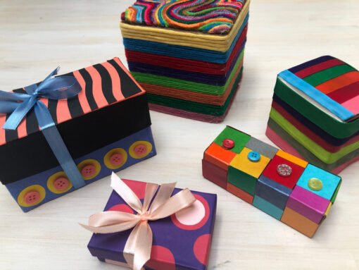Decorare pacco regalo con Decoupage