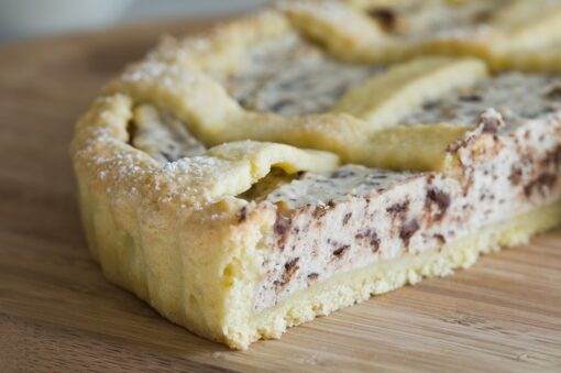 Torta ripiena con ricotta e cioccolato