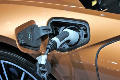 Auto elettriche: in Italia la vendita stenta a decollare. In arrivo nuovi incentivi