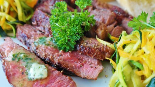 Prepariamo la carne di maiale per il weekend di festa con 3 ricette elaborate e gustose