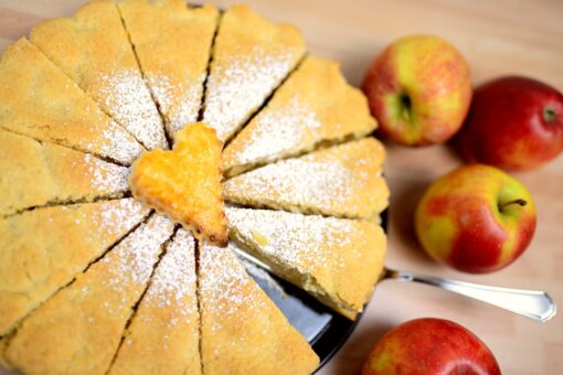 Il dolce del weekend è la torta di mele: 3 varianti golose