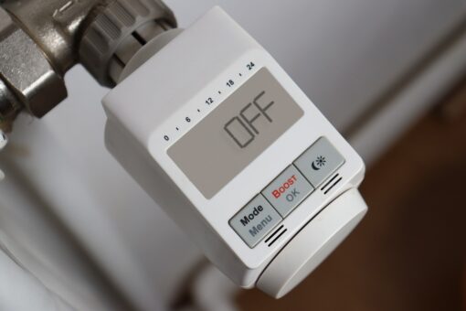 Termosifoni e valvole termostatiche: quando scatta l’obbligo