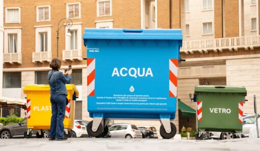 Roma, bidone gigante contro lo spreco di acqua