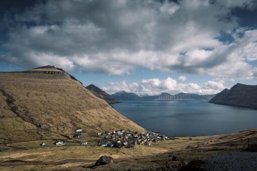 La pesca tradizionale delle Isole Faroe: storia di una mattanza