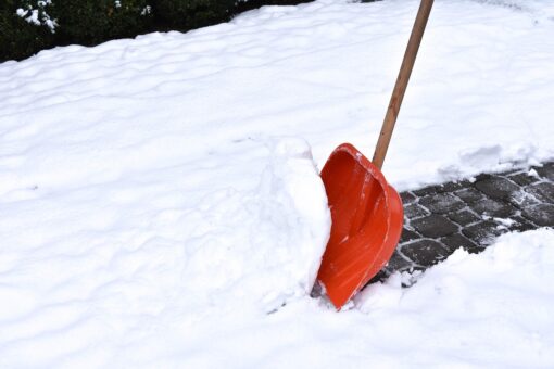 Neve improvvisa? OBI ti aiuta a liberare giardini e vialetti in pochi minuti