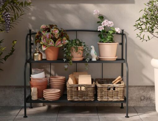 Scaffali IKEA: il trucco per un balcone impeccabile