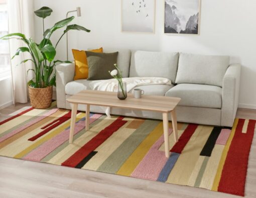 Il tappeto IKEA che fa sembrare il soggiorno più grande e accogliente
