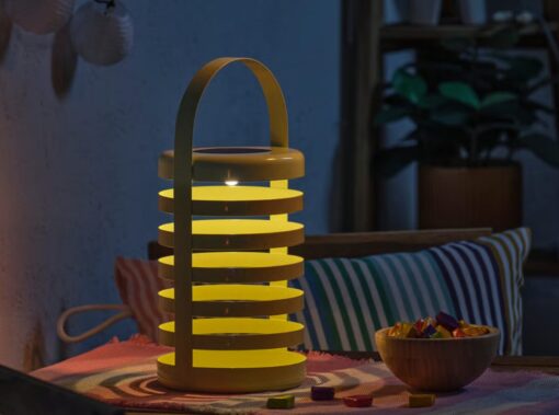 Balcone da sogno anche di sera: le nuove lampade IKEA 2026 in edizione limitata