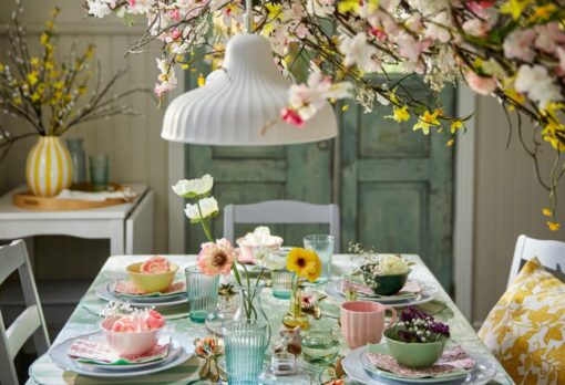 IKEA presenta la collezione primavera 2026: colori pastello e fantasie floreali per la casa