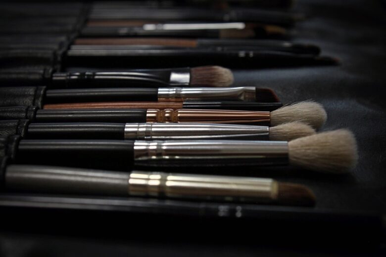 Make, Up