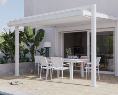 Non parti ad agosto? Rilassati in giardino sotto le pergole in sconto da Leroy Merlin