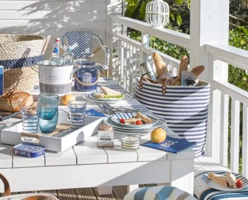 Bastano pochi dettagli Maisons du Monde per trasformare la tavola di Ferragosto