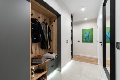 Cosa non può mancare nella tua cabina armadio: 10 accessori must have