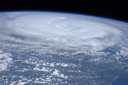 Il Mediterraneo e gli oceani si scaldano: perché gli scienziati temono eventi sempre più estremi