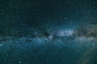 Ha meno di 300 abitanti ma un cielo che vale il viaggio: il borgo italiano premiato per le sue stelle