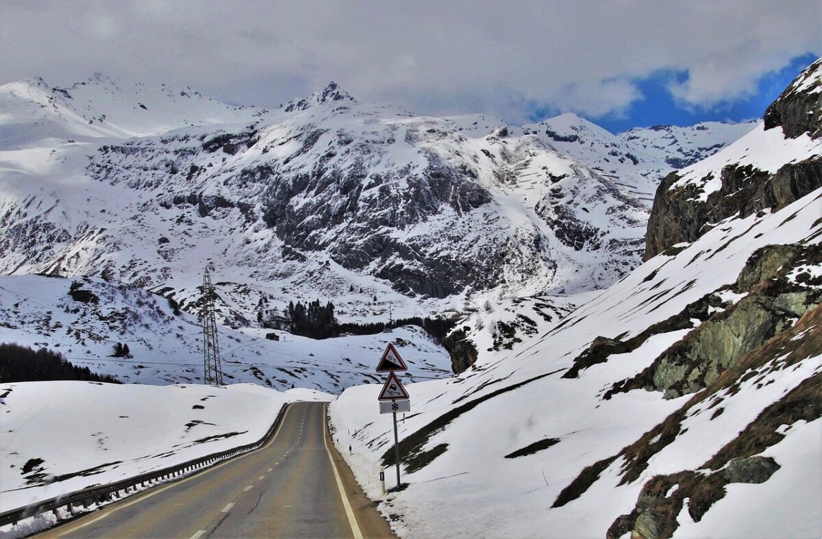 Allarme sulle Alpi: il ritiro dei ghiacciai libera sedimenti tossici e frane