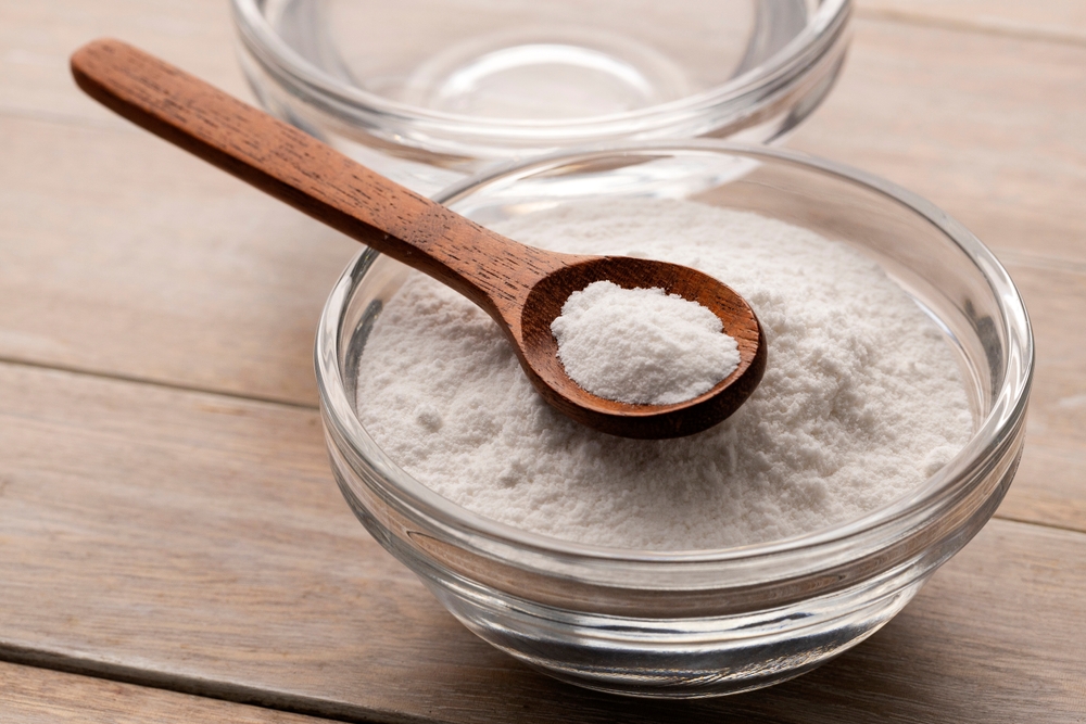 Baking,Soda,Powder,In,A,Spoon,And,Bowl,With,Mineral Baking,Soda,Powder,In,A,Spoon,And,Bowl,With,Mineral