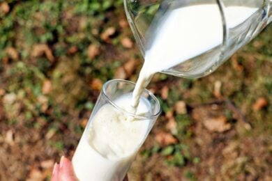 Prima di buttare il latte scaduto, c’è un ultimo uso che vale la pena conoscere