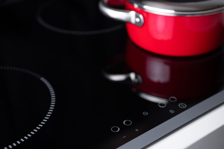 Minimalist,Induction,Cooktop,With,Touch,Controls.