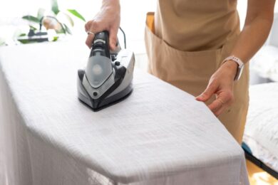 Tende appena lavate: attenzione a come le stiri, soprattutto se sono di questo tessuto