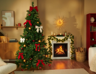 LIDL sorprende per Natale 2026, l’albero da 210 cm costa 49 € e le decorazioni ancora meno
