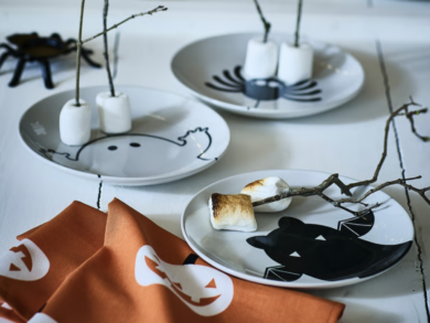 Decorare la tavola di Halloween con IKEA: KUSTFYR porta a cena un’atmosfera da brivido
